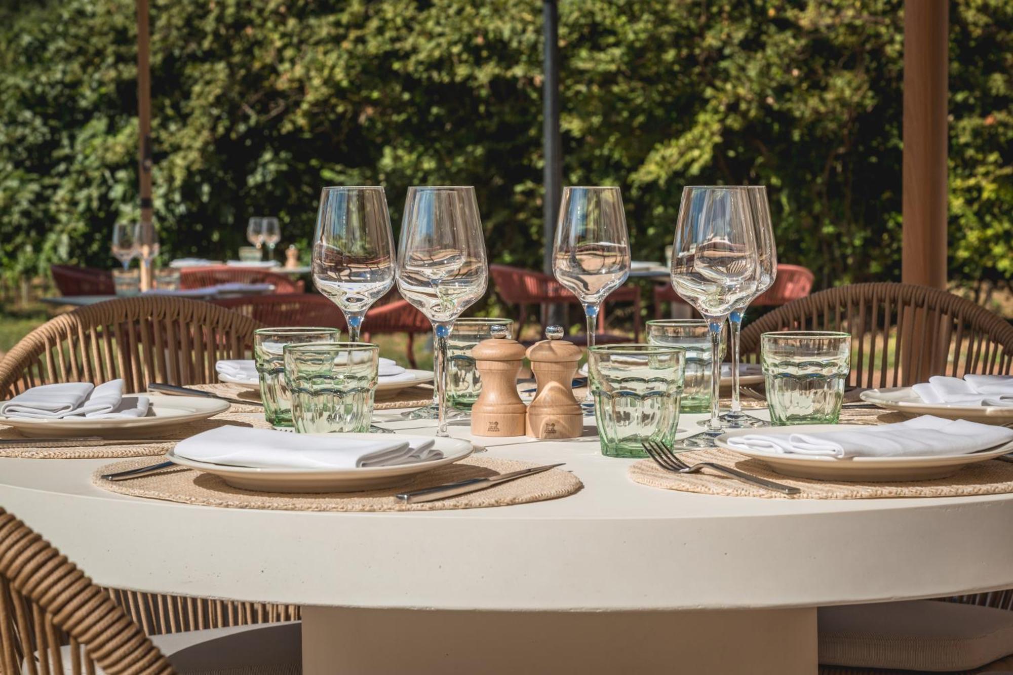 Le Baguier Hotel La Roquebrussanne Екстериор снимка