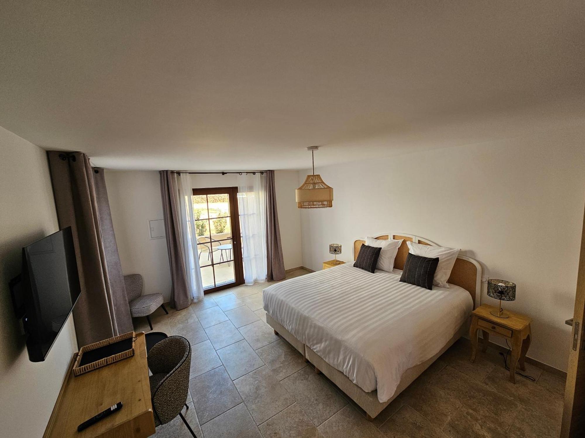 Le Baguier Hotel La Roquebrussanne Екстериор снимка