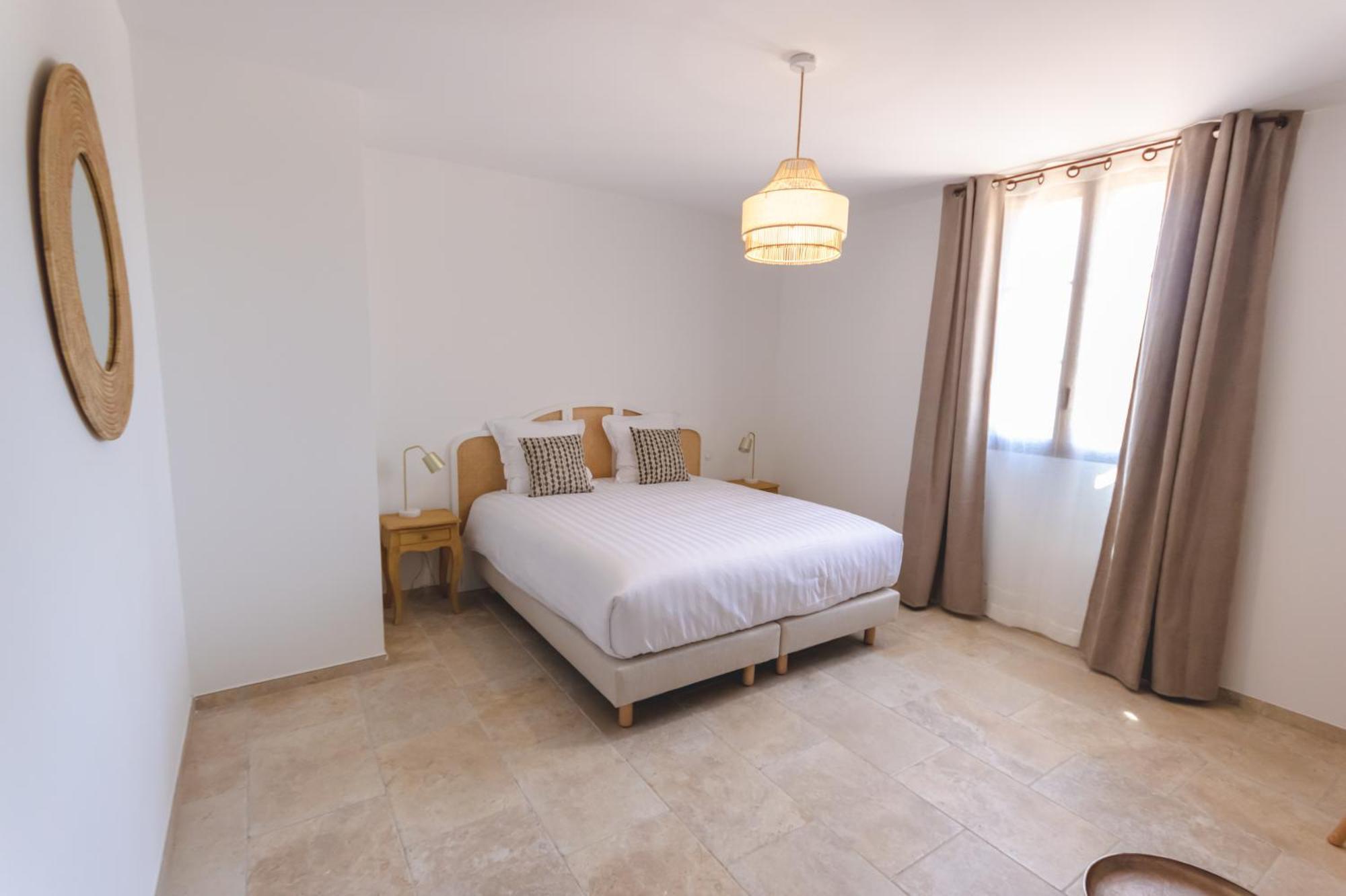 Le Baguier Hotel La Roquebrussanne Екстериор снимка