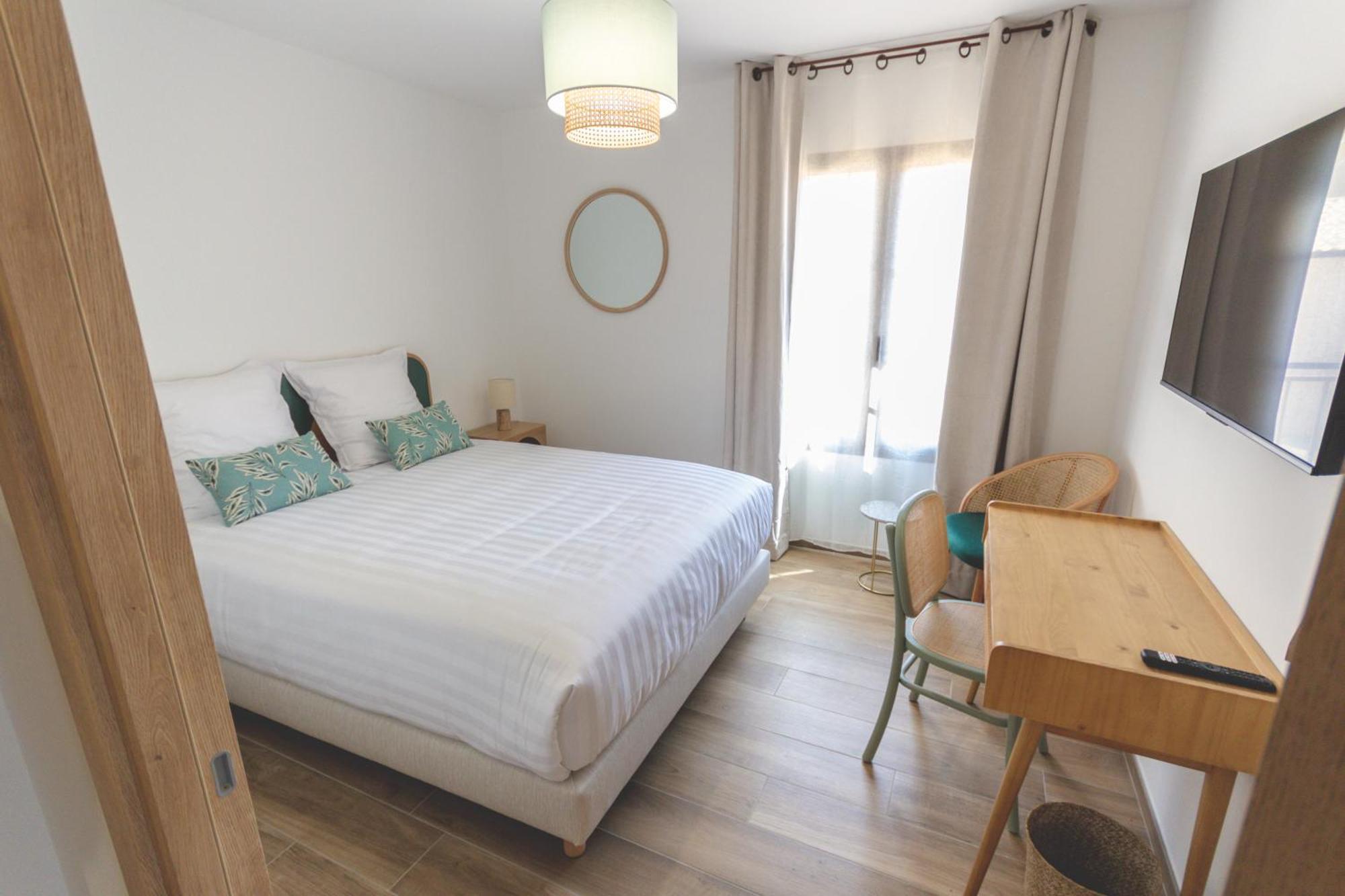 Le Baguier Hotel La Roquebrussanne Екстериор снимка